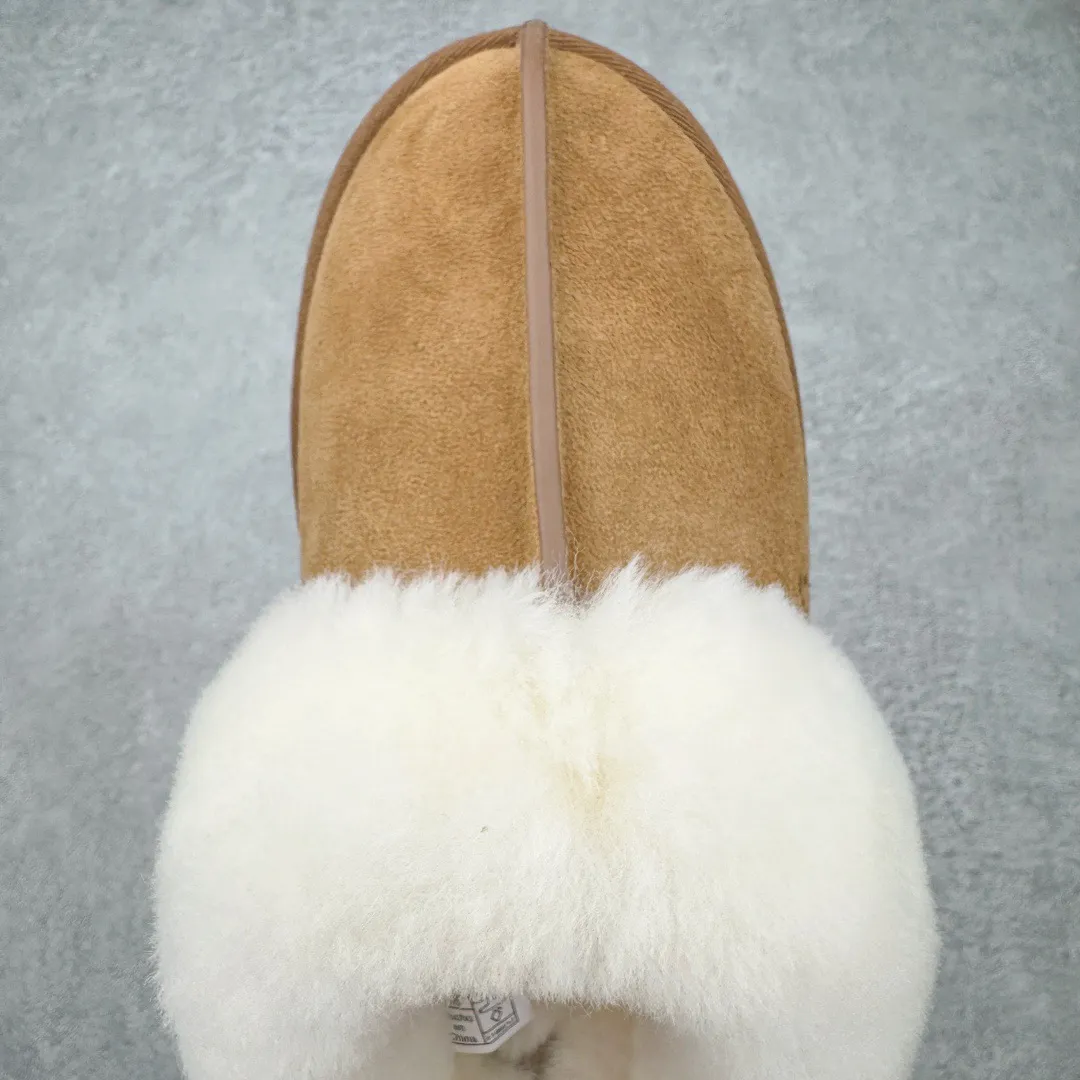 Pick up locally💰520 UGG slippers 2550 Star thick-soled autumn and winter sheep fur snow boots. All shoes are made from ZP. Longfeng A-grade Australian imported sheep fur. Brand OEM production line. Fully follow the ZP process. OEM original pattern maker. Adhere to no original shoes and no development selection. Pay attention to every detail. The most authentic version on the market. TREADLITE "Light Wing" technology outsole. Lightweight/durable/flexible/pile size: 35 36 37 38 39 40 Coding: by2936060